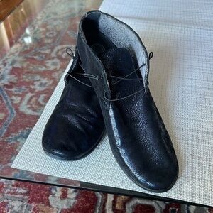 Donna Carolina navy blue with a silver shine fur lines walking shoes size42